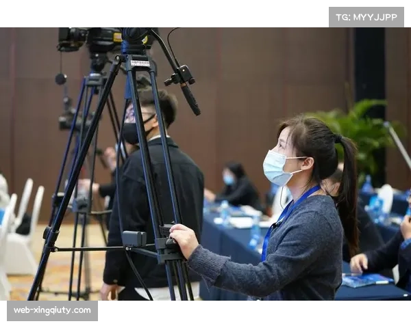 通讯:专访联赛转播制作主管,揭秘法甲全球信号如何实现多机位智能切换