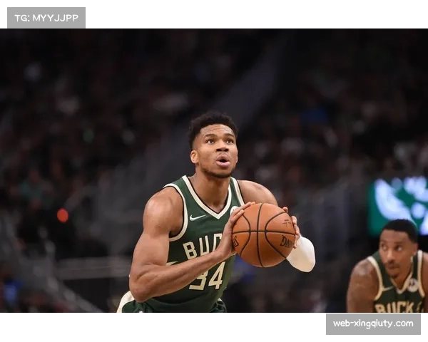 字母哥公开炮轰雄鹿管理层:'我想上场打球,像被扇耳光'